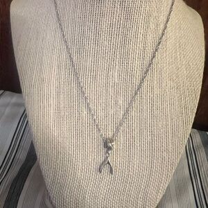 Wishbone Sterling Silver Marked 925 Italy Twist Necklace, very good condition